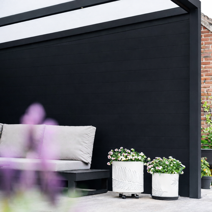 Modular aluminium panel in anthracite used as garden fencing on a residential property