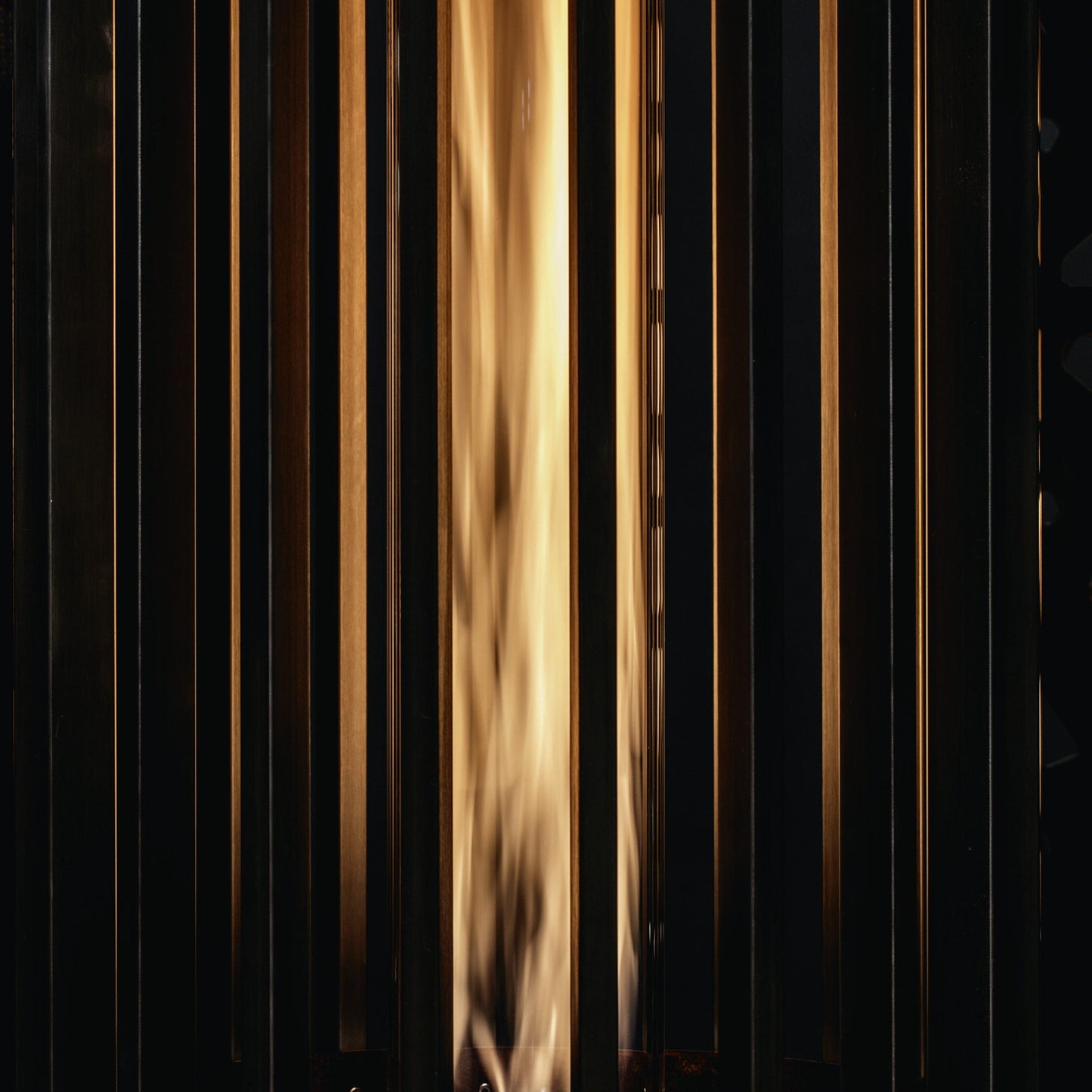 glammfire hedges hyperion gas heater product exterior view — view 2