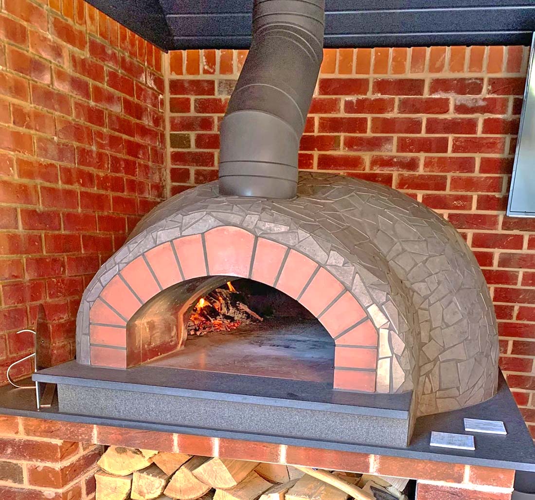 igneus ceramiko pro 1000 wood fired pizza oven product exterior view — view 4