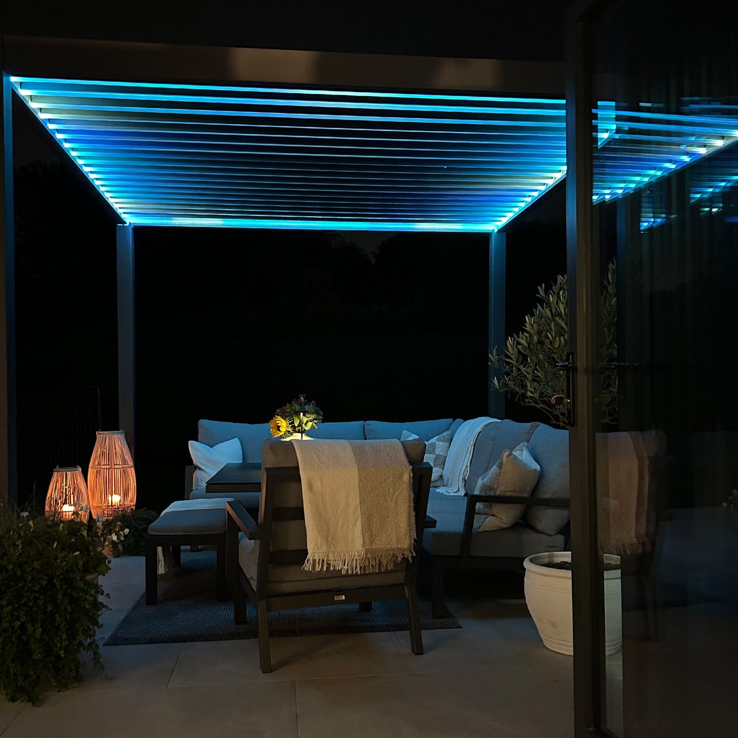 Titan Freestanding Aluminium Pergola | Multiple Sizes | Grey, Pebble & Wood Look