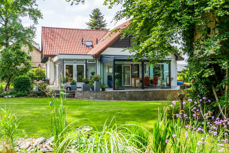 Aluminium Veranda | Deponti Pigato | Wide Span Up To 7m | Extra-Large Gutter | Glass Roof