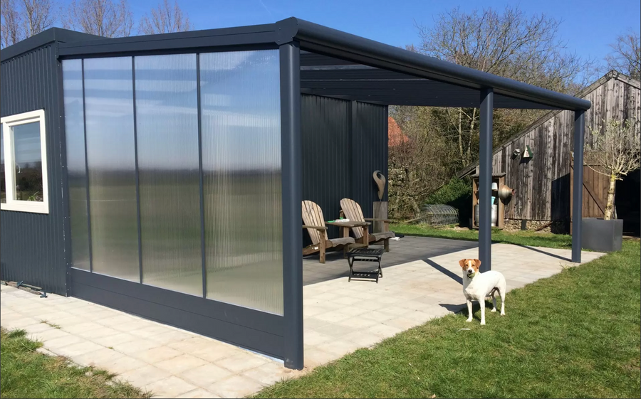 Polycarbonate side wall in anthracite close-up of frame and panel edge detail