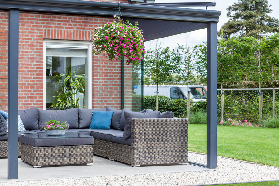 Aluminium Veranda | Deponti Pigato | Glass Roof | Steel-Reinforced Gutter | Custom Post & Gutter Styles