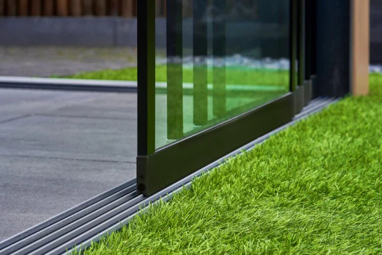 Roma Velo steel look glazing bar profile detail in anthracite, shadow line visible