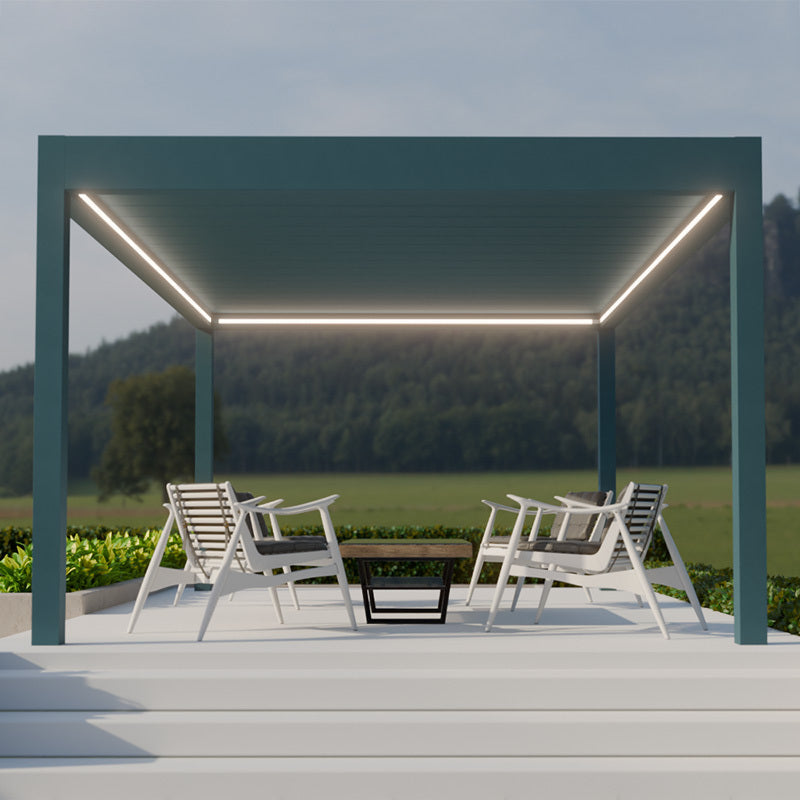 The Pinela Deluxe Plus pergola in anthracite covering an outdoor dining area below