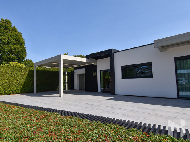 MB Advanced by Roma Verandas - white outside