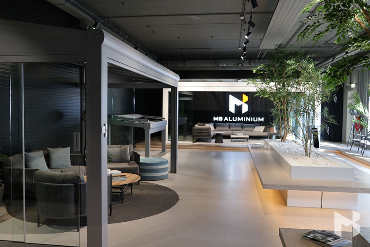 MB Solid by Roma Verandas - showroom