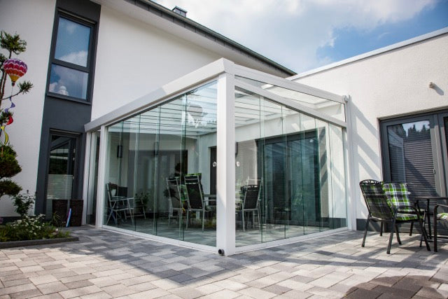 The Luxa veranda in white from the side showing slim post and depth