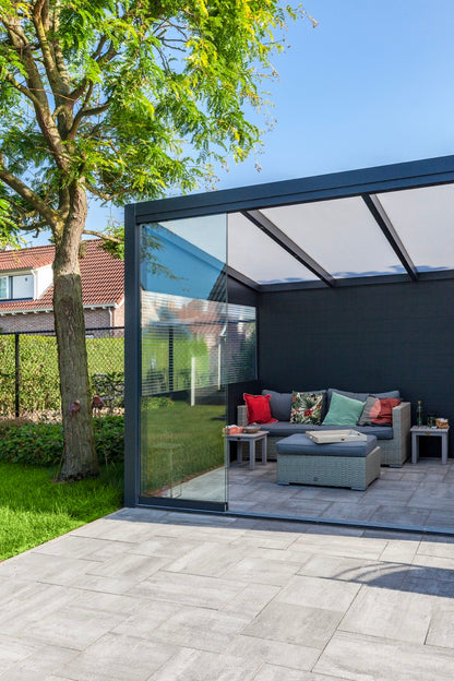Cascina veranda freestanding in anthracite with four posts and open sides